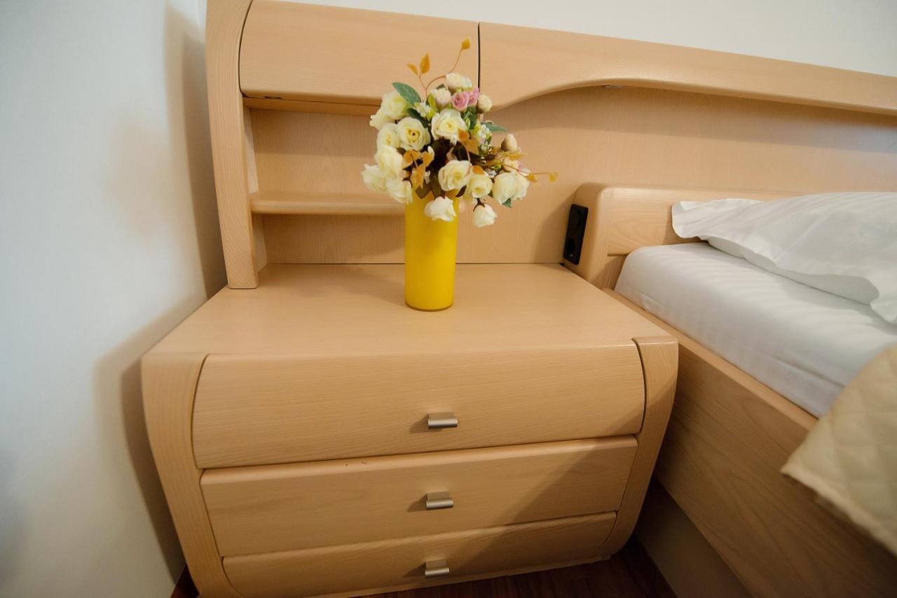 Stephanie Apartment-Centru Civic Brasov Luaran gambar
